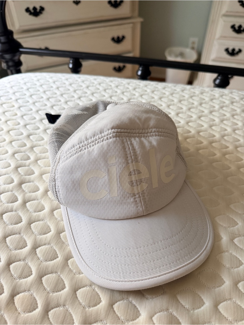 Ciele Lightweight Running Cap in white